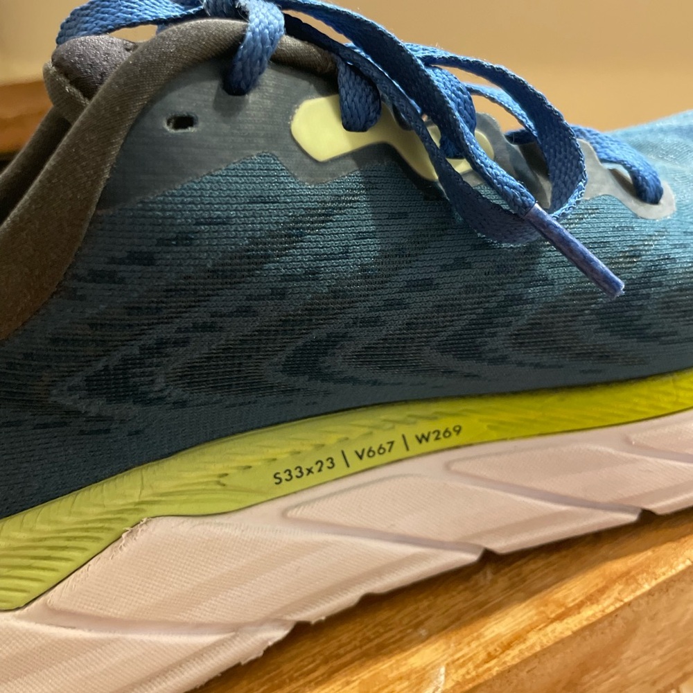 HOKA - Arahi 6 - Picture 6 of 12